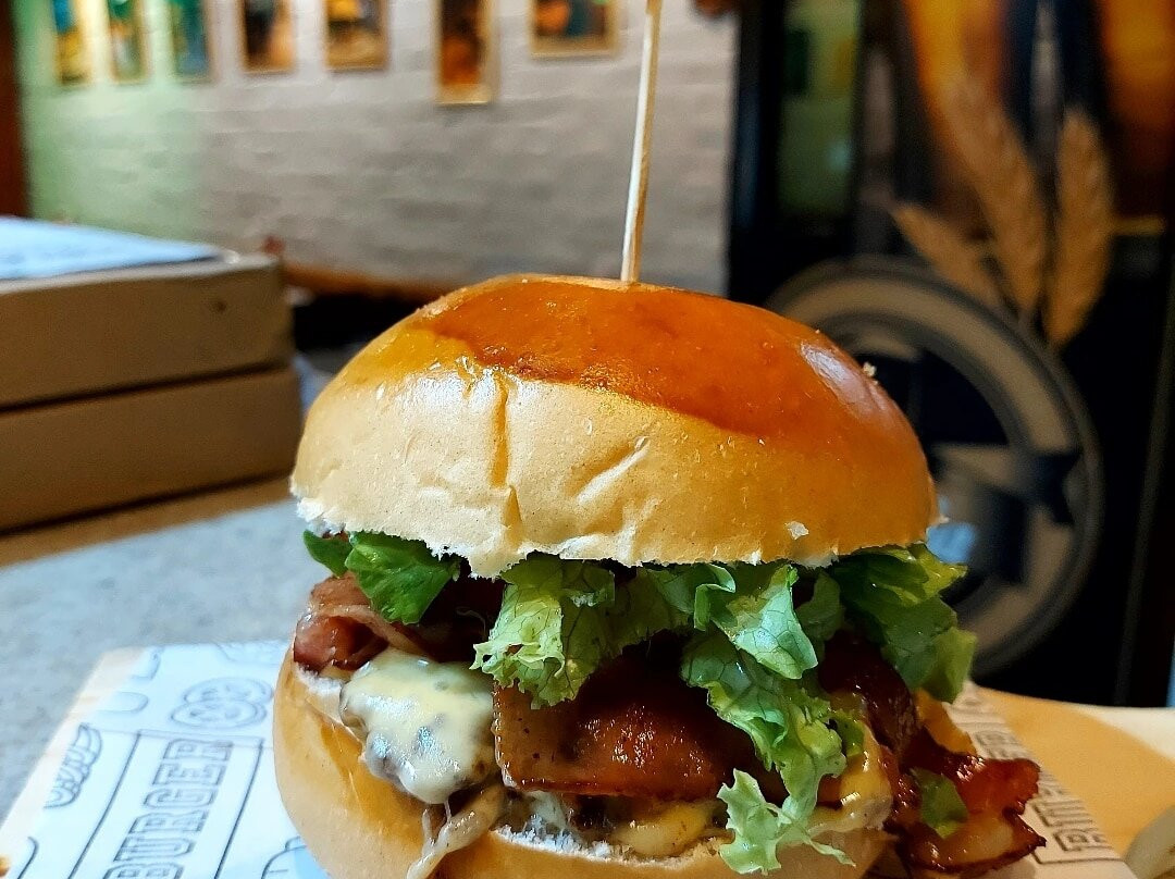 The Blend - Burgers and Beers