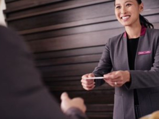 遵化金融街古泉皇冠假日酒店主图