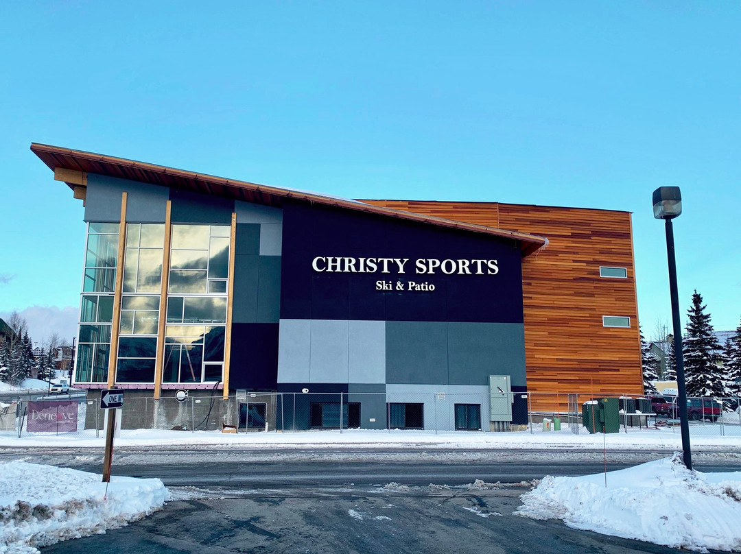 Christy Sports Ski and Snowboard-迪龙必去景点