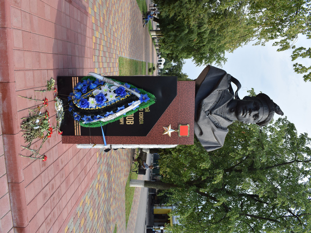 Monument to N.A. Filippov景点图片