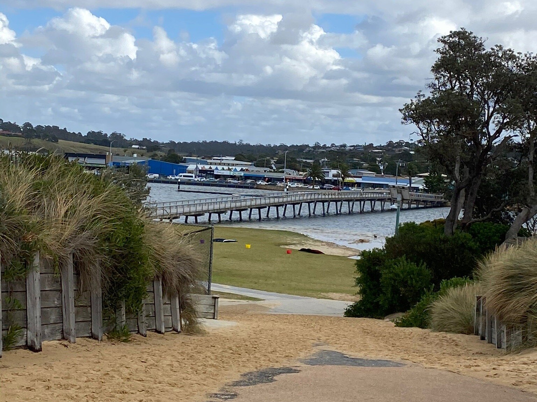 湖滨汽车旅馆及别墅主图