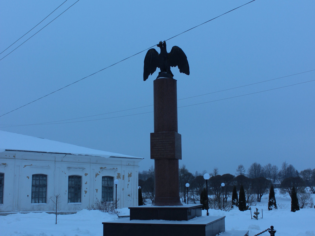 Monument to Pernovskiy Regiment景点图片