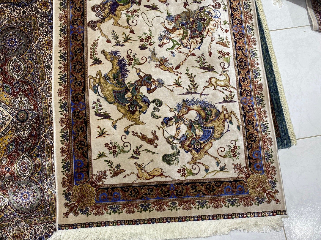 Al Malakia Carpets & Antiques景点图片