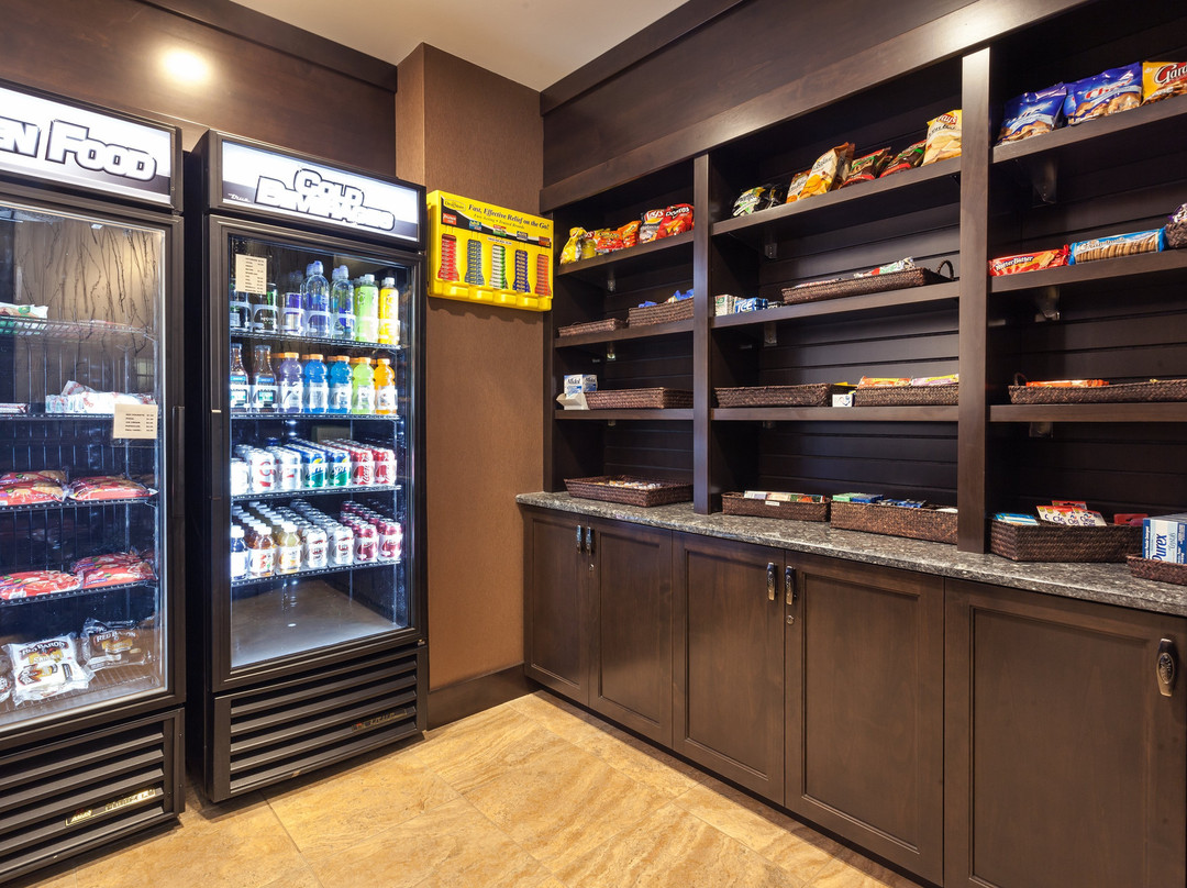 Holiday Inn Express & Suites Cheyenne by IHG主图