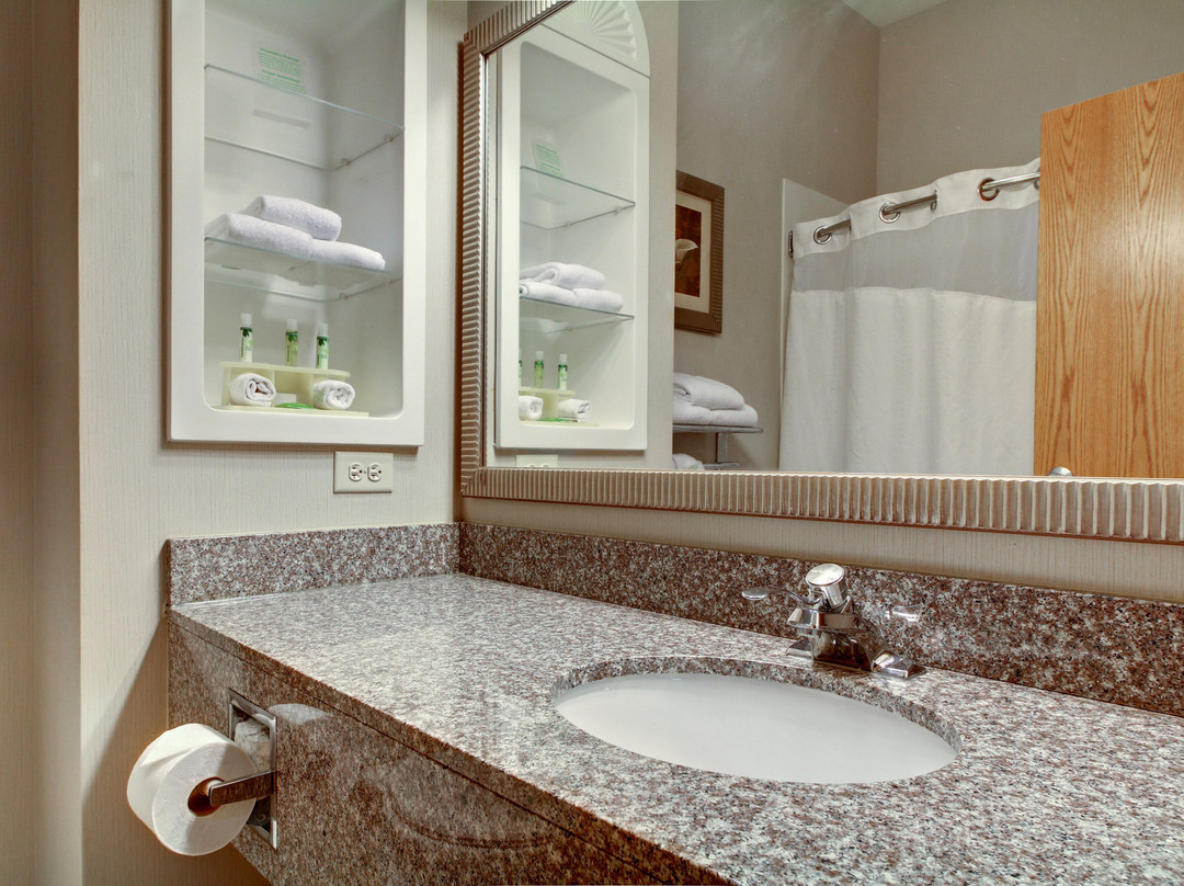 Holiday Inn Express & Suites Peru - LaSalle Area by IHG主图