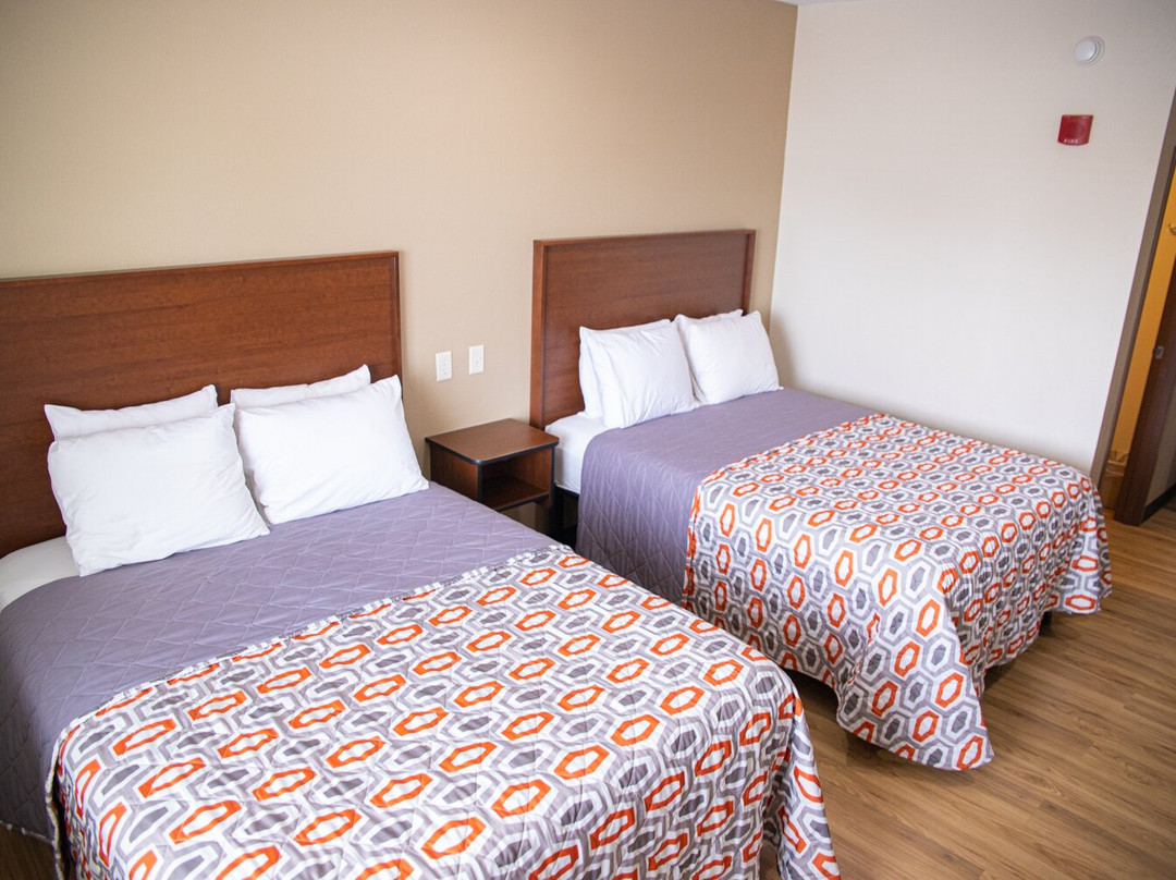 White House Suites Indianapolis Airport主图