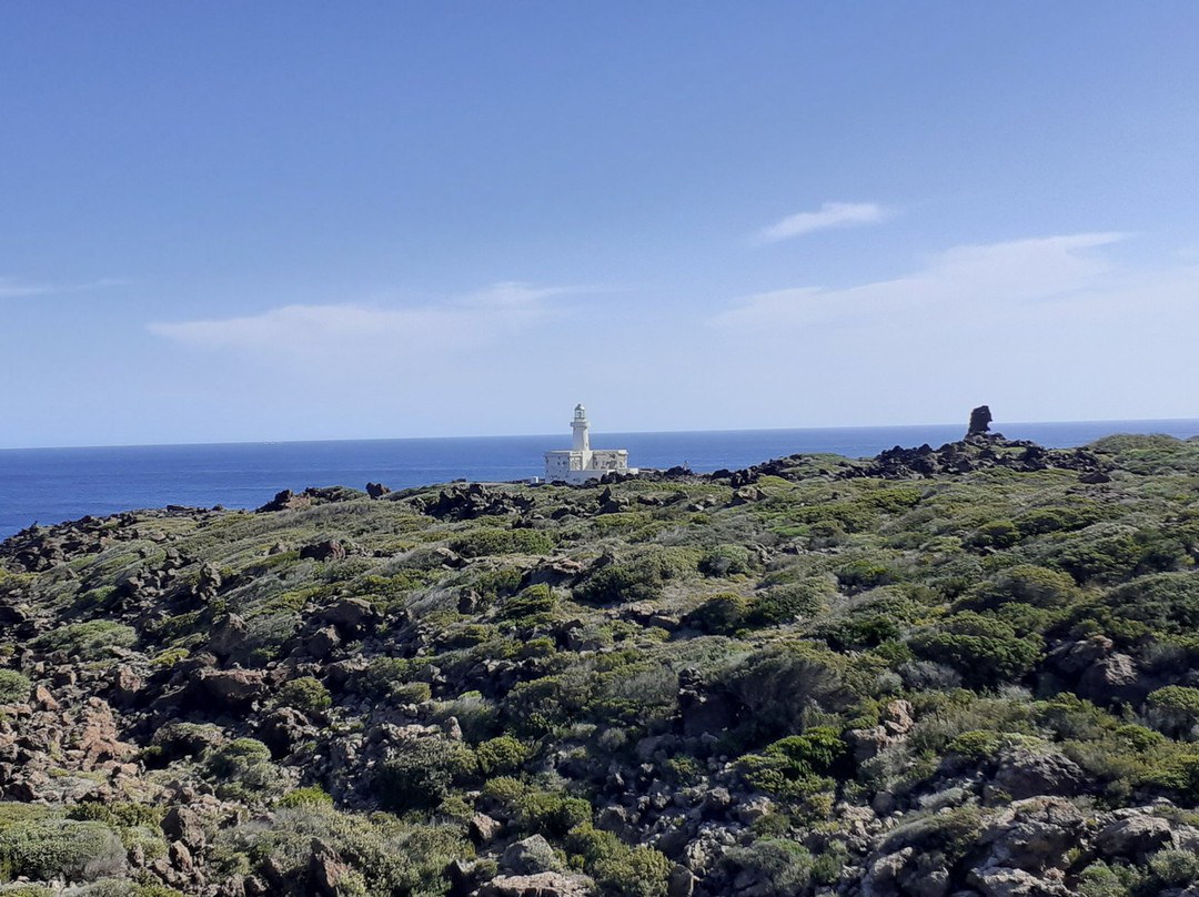 Faro di Punta Spadillo景点图片