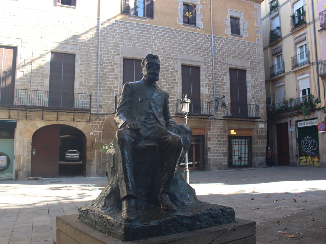 Plaça de Sant Josep Oriol-巴塞罗那必去景点