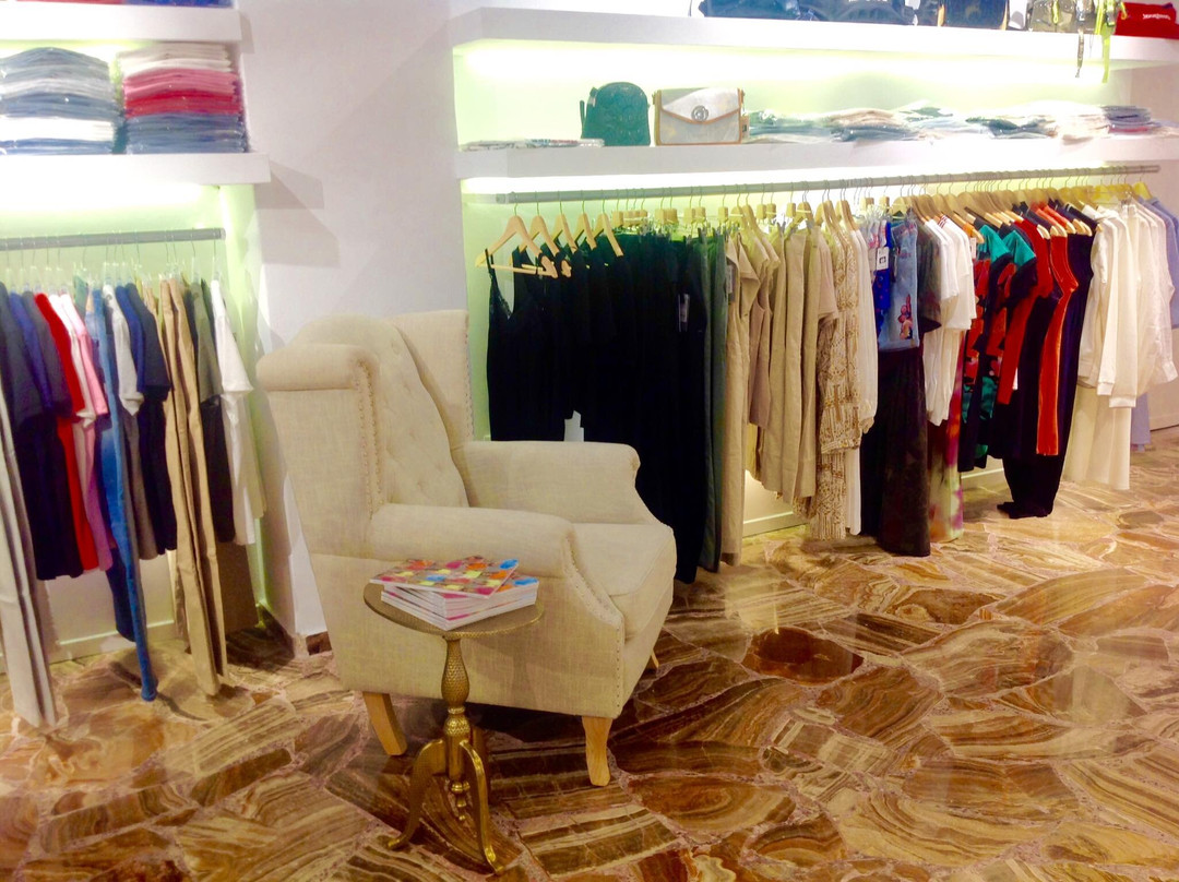 Segno - Clothes & Accessories-Piso Livadi必去景点