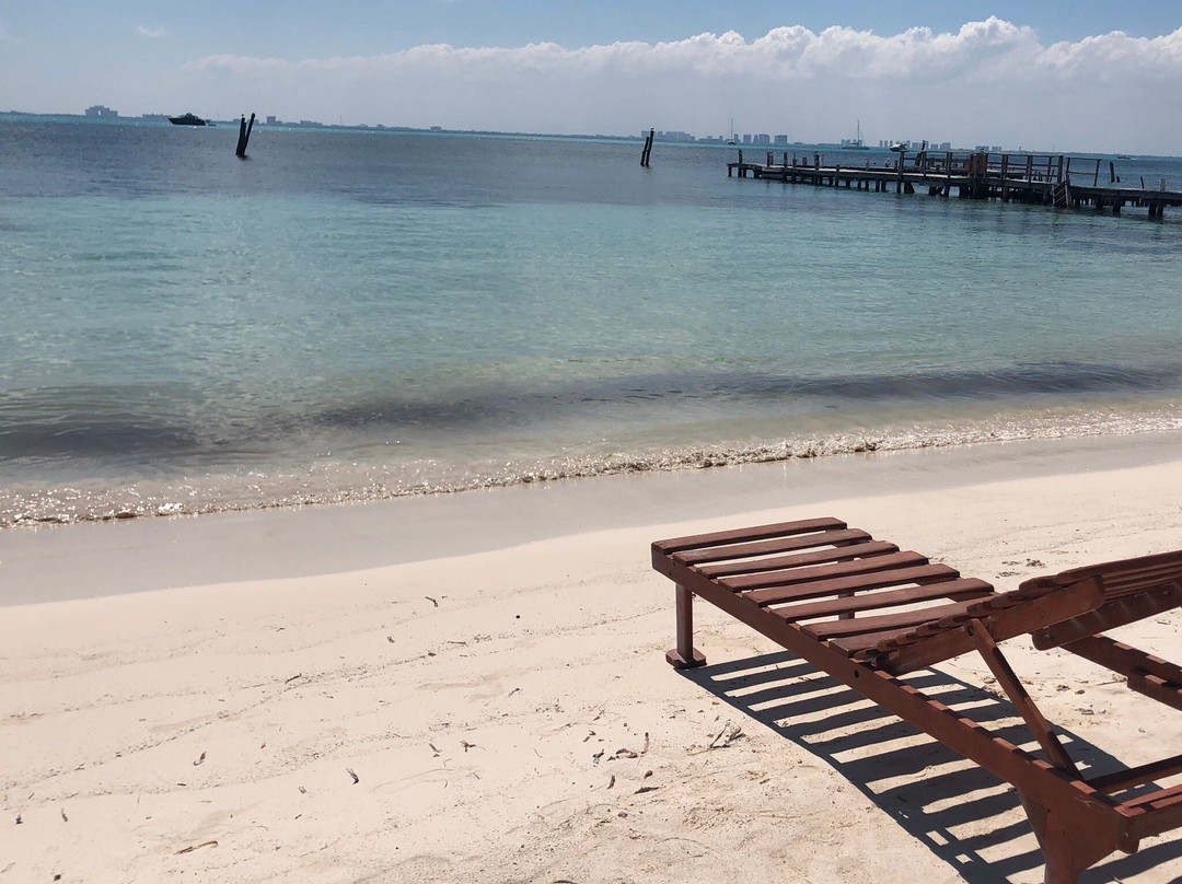 Isla Mujeres Golf Cart Rentals-女人岛必去景点