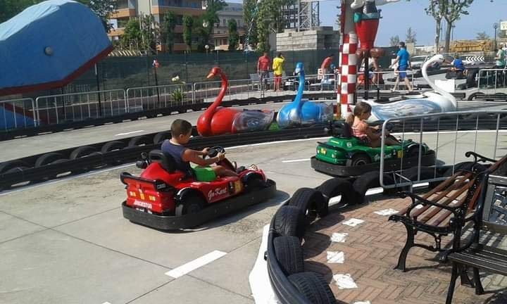 Parco Giochi dei Cigni-Villamarina必去景点