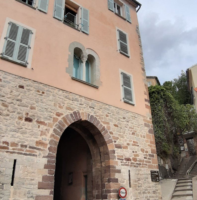 Parc St Bernard-耶尔必去景点