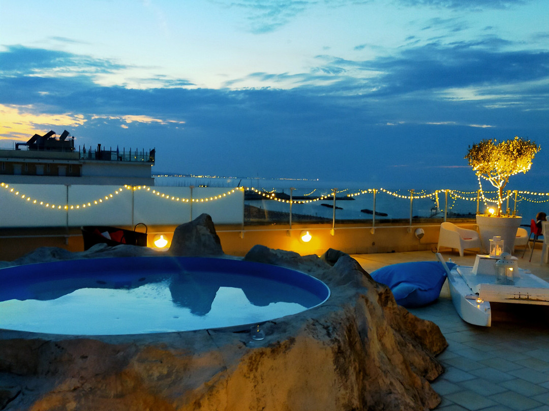 Hotel International主图