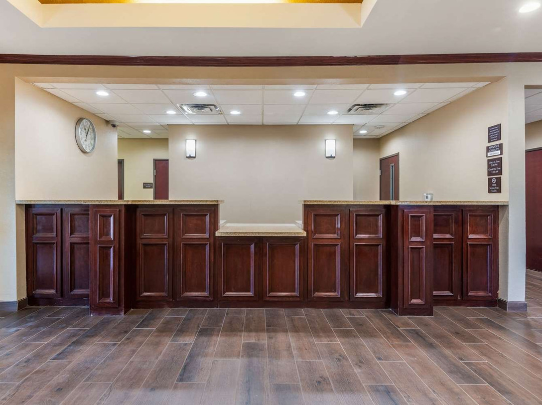 Comfort Inn & Suites主图