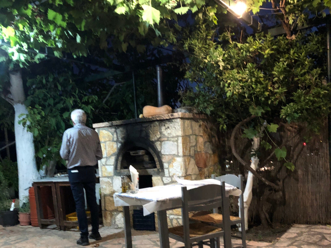 Mantzavelas Restaurant