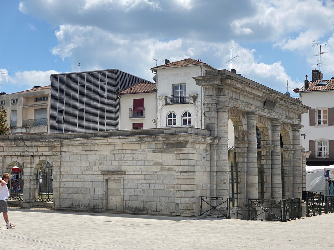 La Fontaine Chaude de la Nèhe景点图片