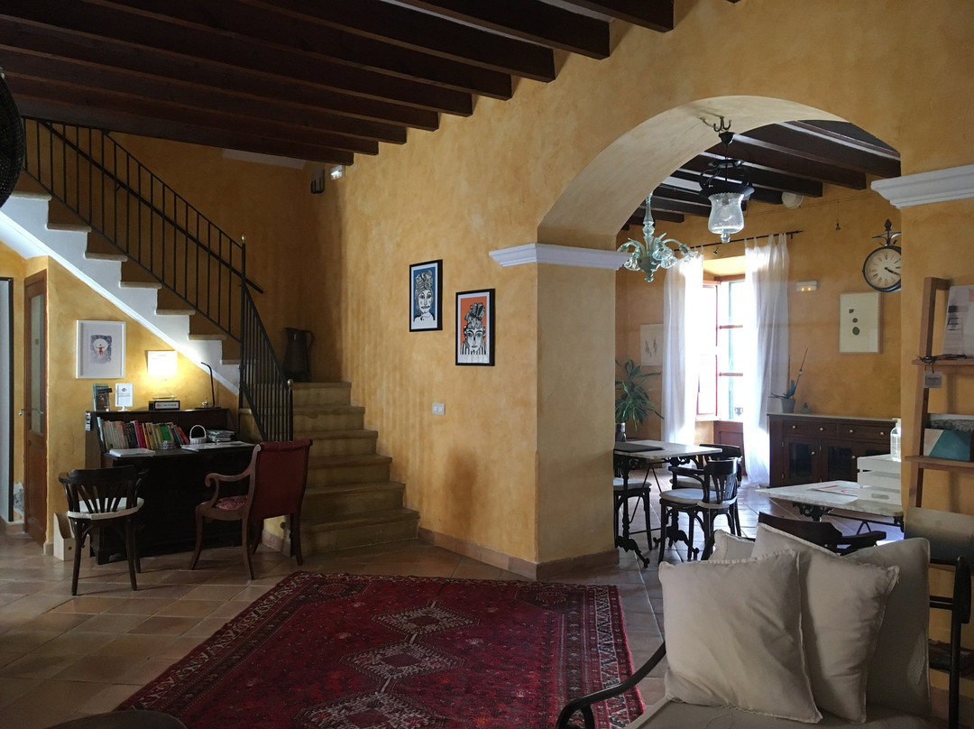 Petit Hotel Alaro主图