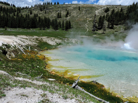 Roam Yellowstone Guiding-西黄石镇必去景点