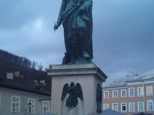 Mozart Statue-萨尔茨堡必去景点