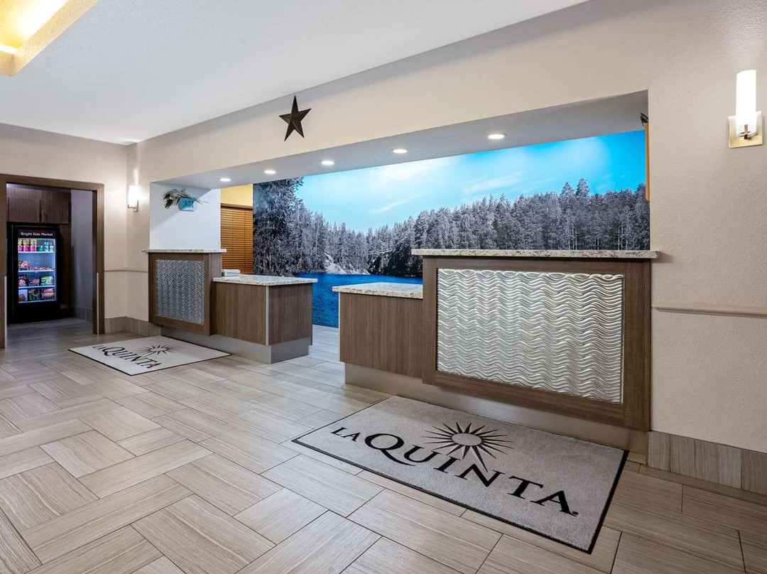 La Quinta Inn & Suites by Wyndham Conroe主图