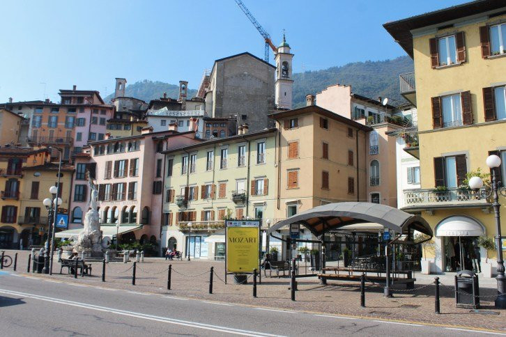 Case Piazza XIII Martiri景点图片