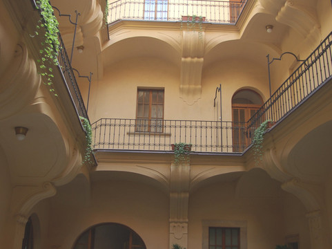 Stone Bell House-布拉格必去景点