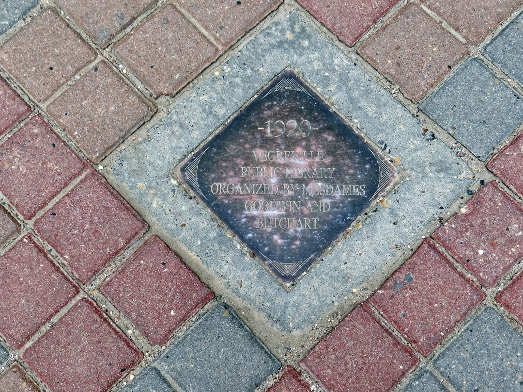 Historic Downtown - Town of Vegreville-韦格勒维尔必去景点