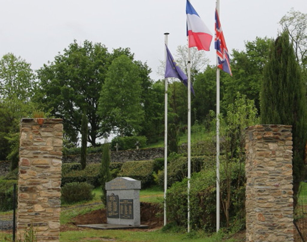 Stèle des soldats aviateurs de l'Avro Lancaster de la Royal Air Force