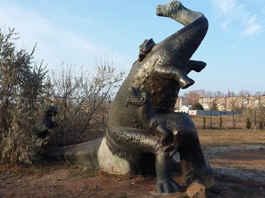 Sculpture Dinosaurs-Saki必去景点