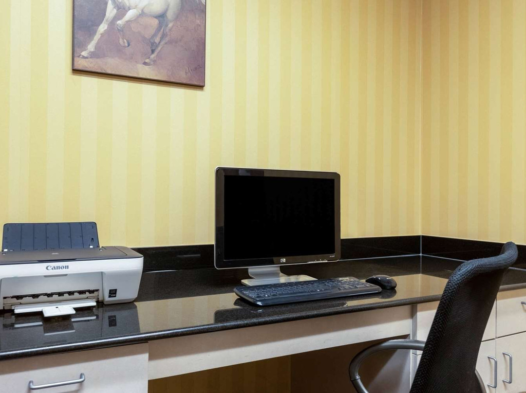 La Quinta Inn & Suites by Wyndham Dodge City主图