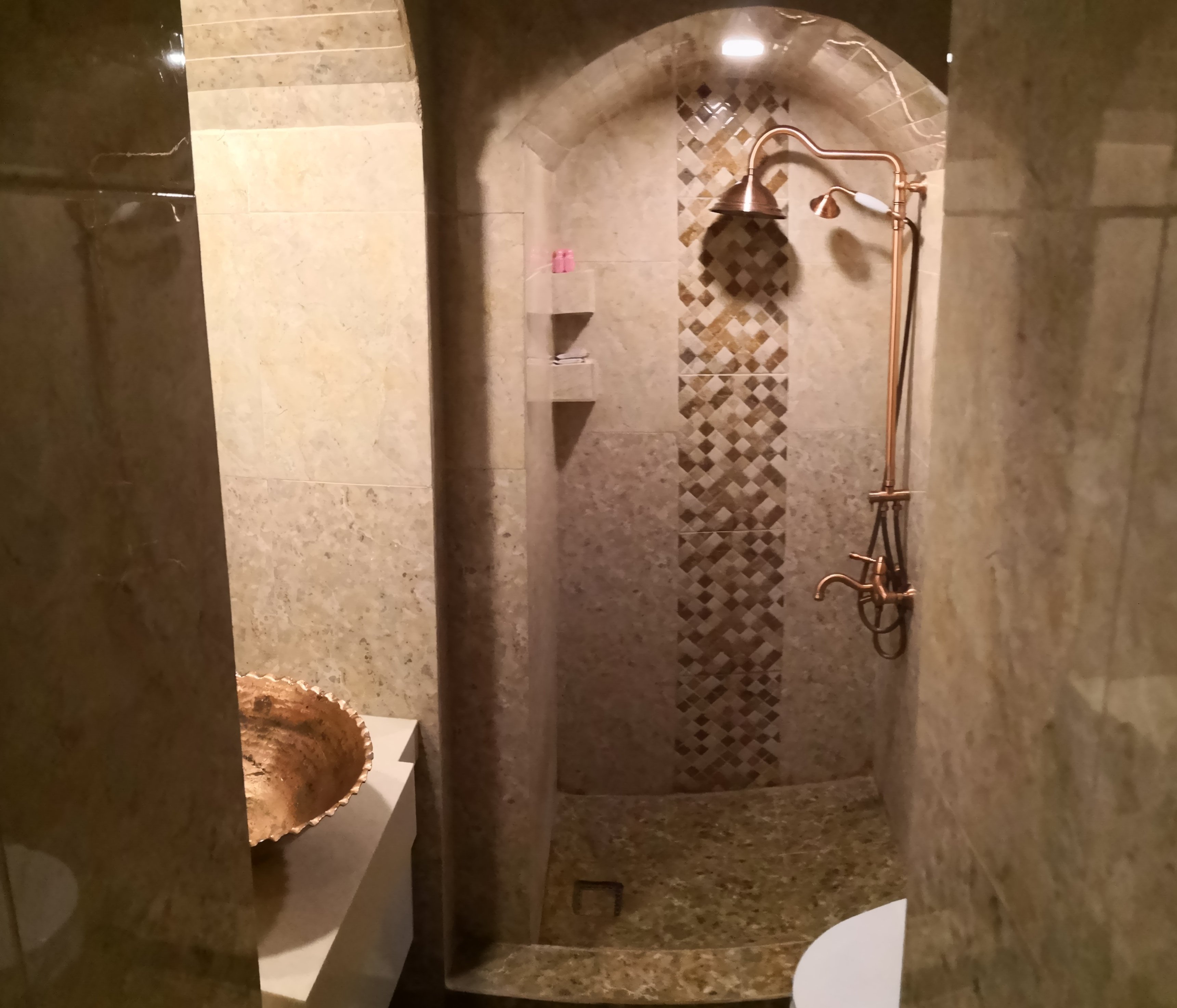 Kouhpa Caravanserai Hotel-浴室