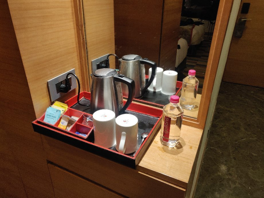 皇冠广场酒店主图