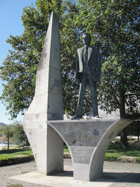 Monumento a Francisco Sa Carneiro景点图片
