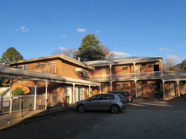 Barrass's John Bright Motor Inn-浴室