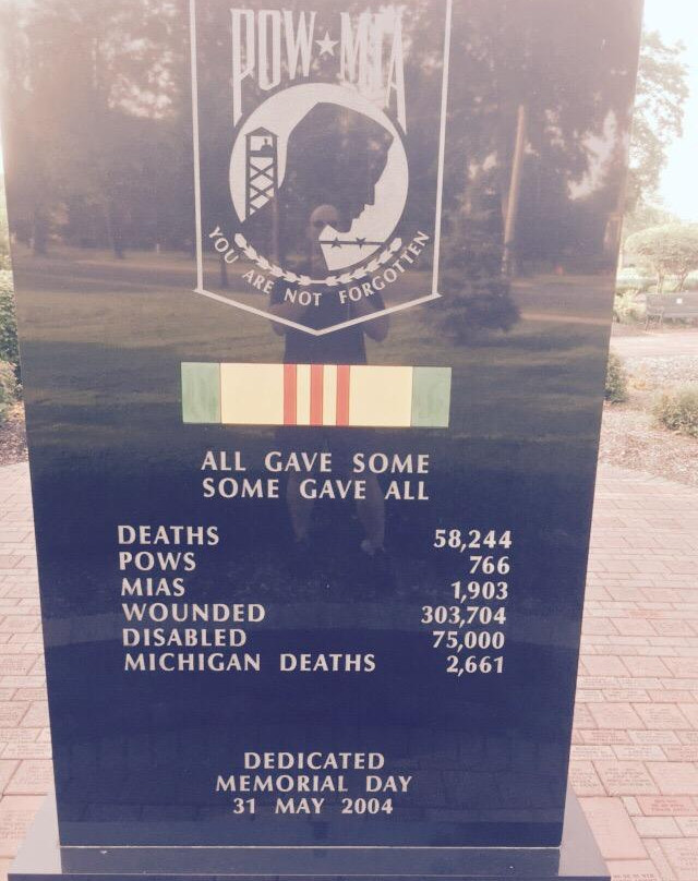 Saginaw Veterans Memorial Plaza景点图片