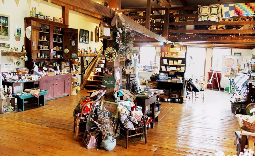 Barnyard Art Studio & Gallery-利蒂茨必去景点