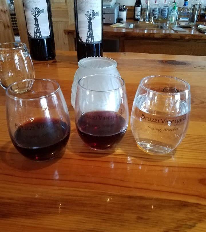 Bruzzi Vineyard-Young必去景点