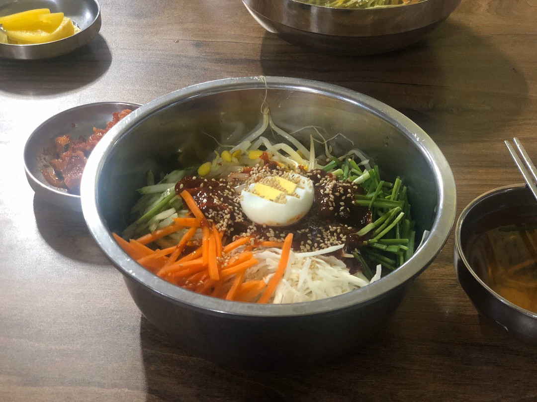 杨州市餐馆和美食-Yangju Gol Buchu Noodles