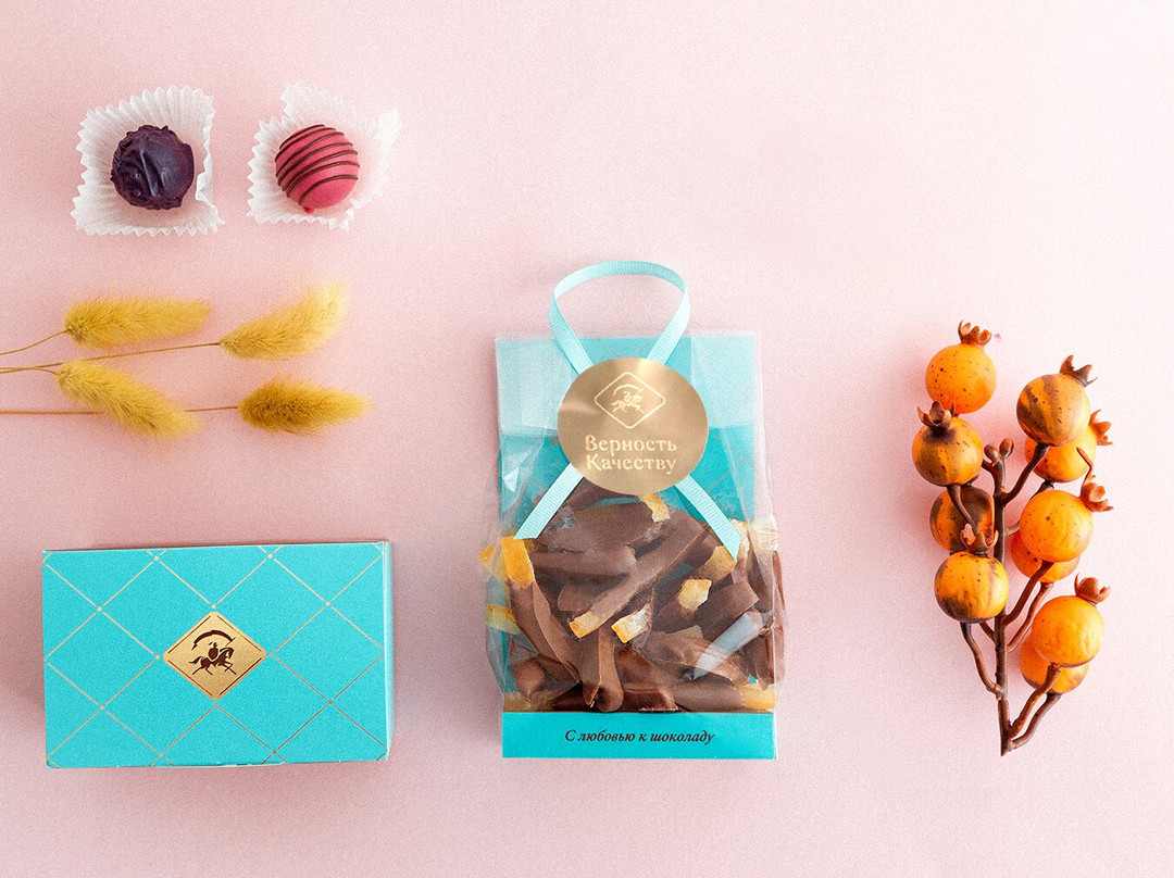 Shop Apriori at the factory Loyalty to Quality