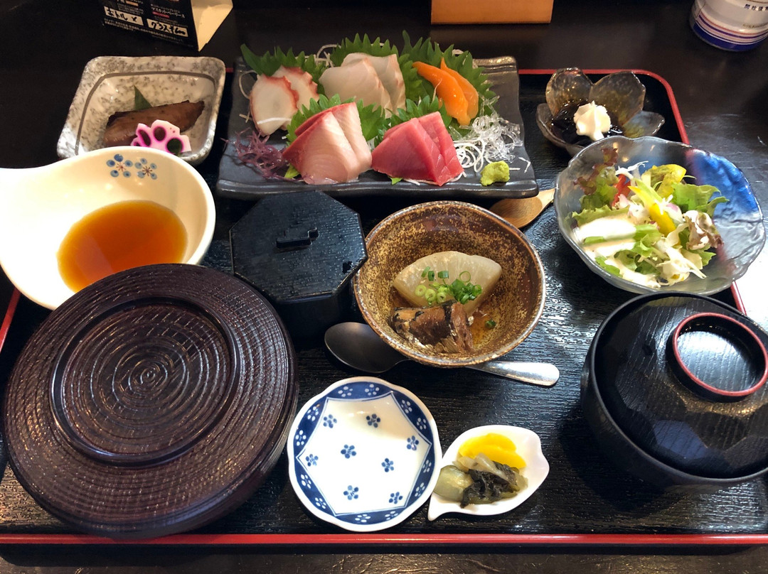 海鮮和食 魚まみれ 仲々