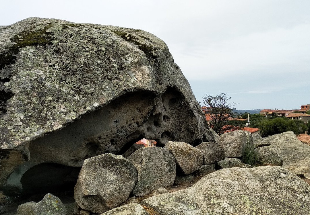 Roccia del Fungo-Arzachena必去景点