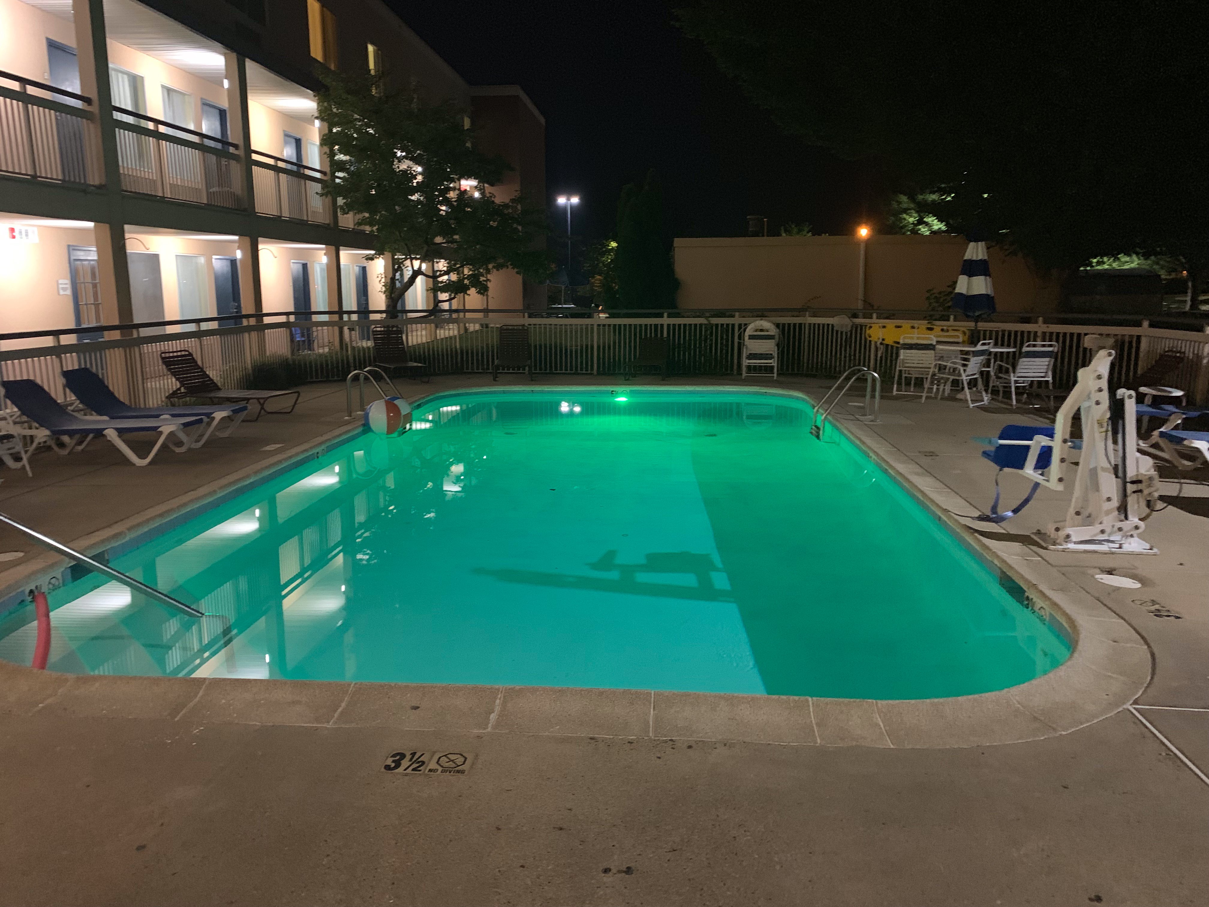 Quality Inn-泳池