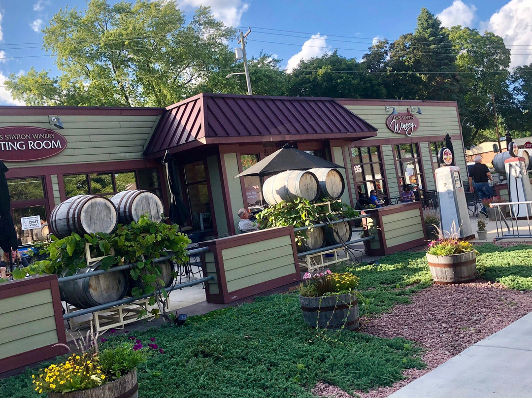 Lewis Station Winery-Lake Mills必去景点