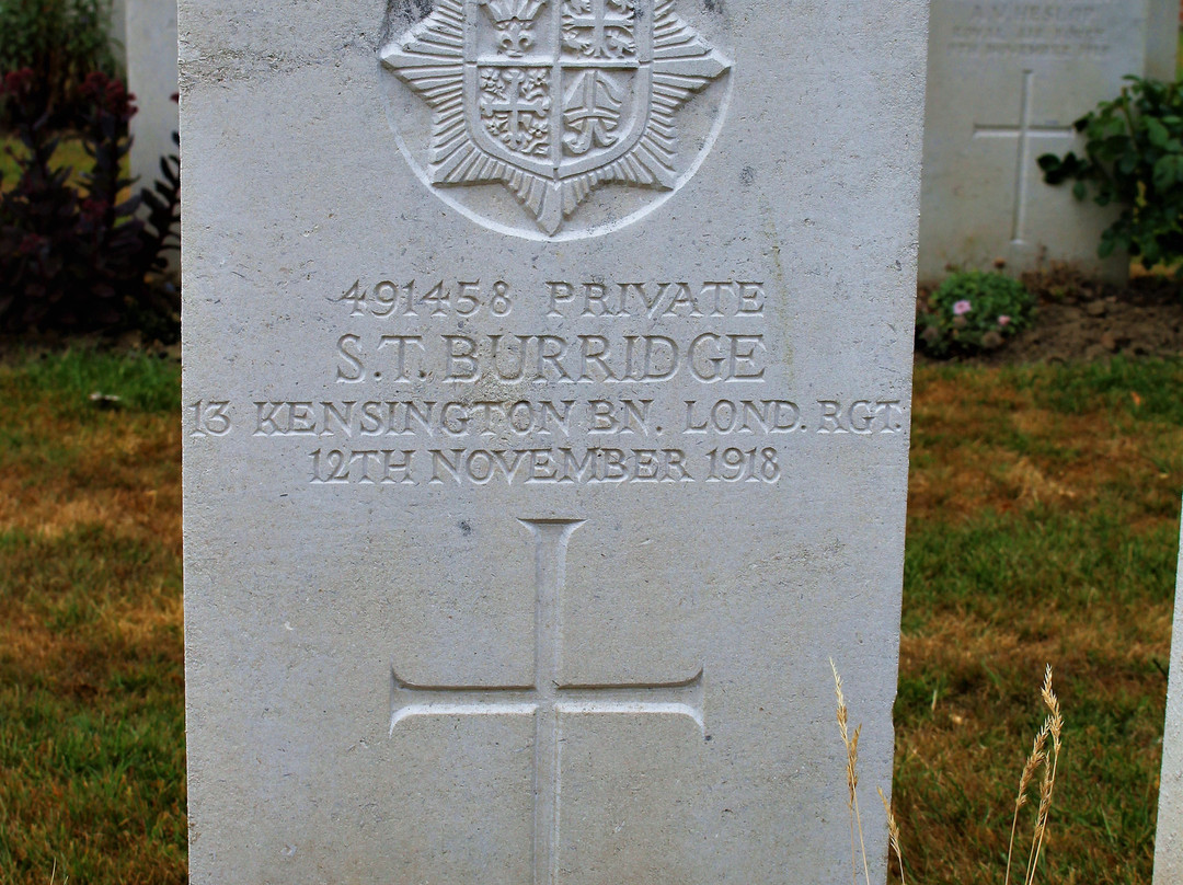 Y Farm Military Cemetery