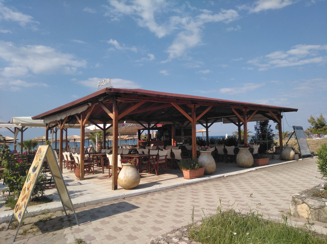 Dionisiou Beach景点图片