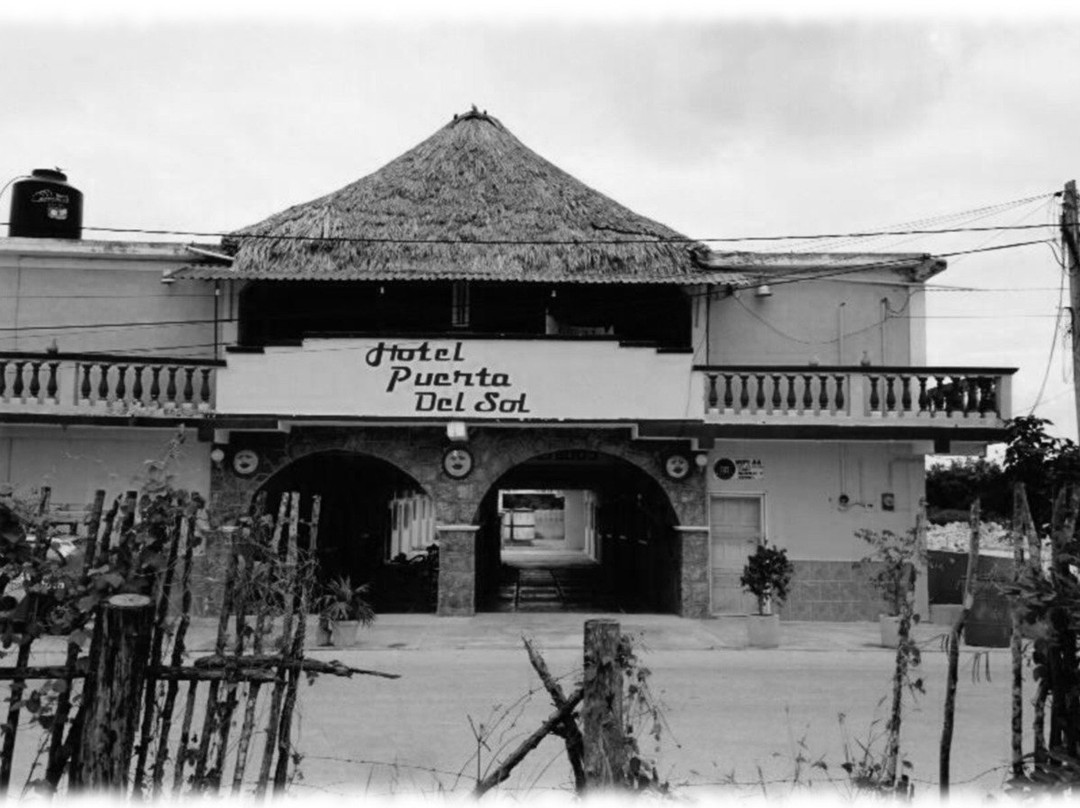 Hotel Puerta Del Sol主图