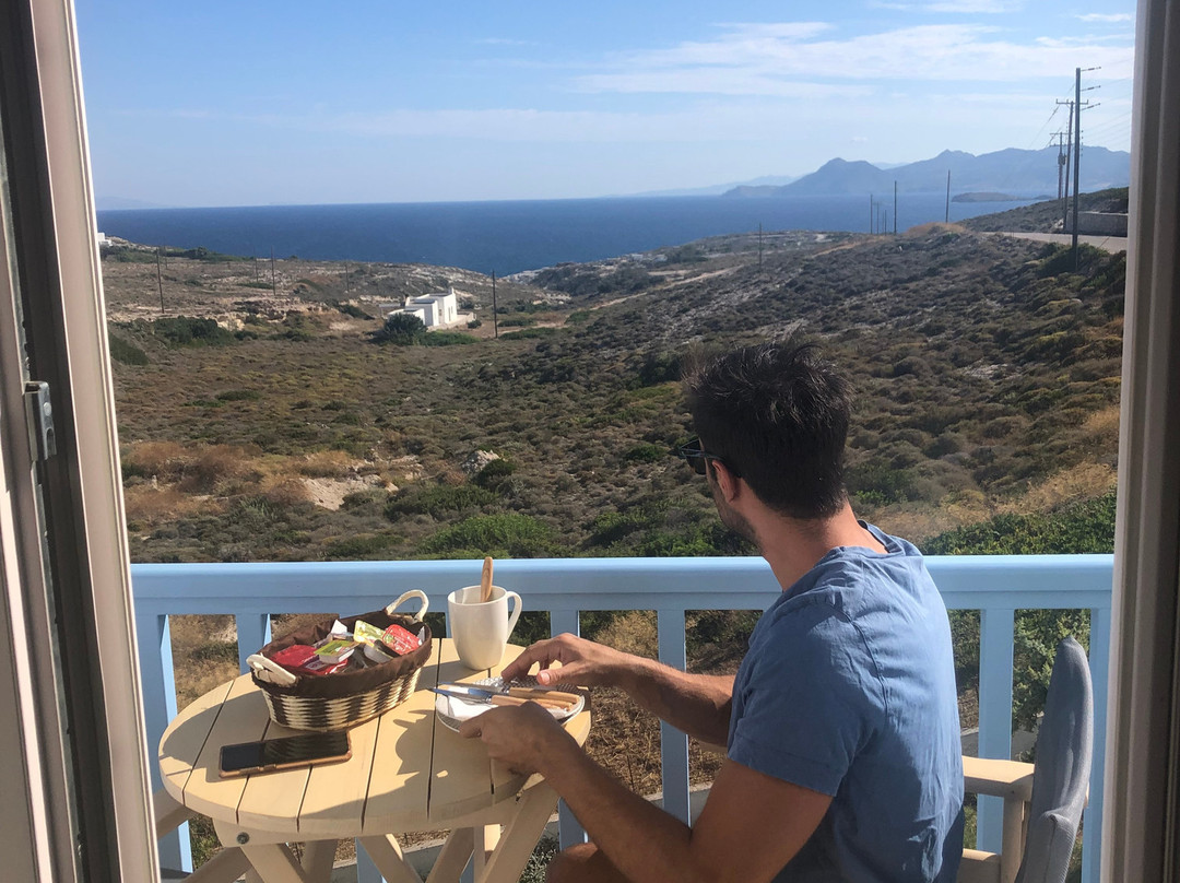 Sarakiniko Rooms