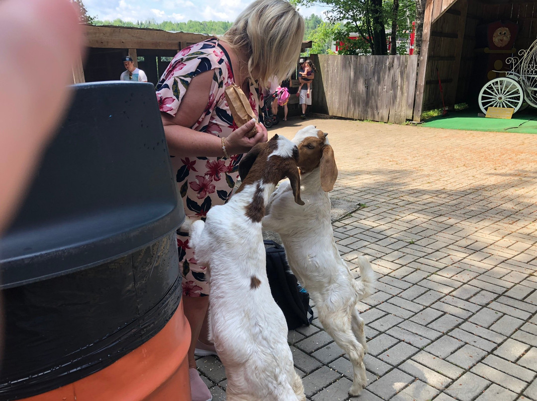 Au Pays Des Merveilles-Sainte-Adele必去景点