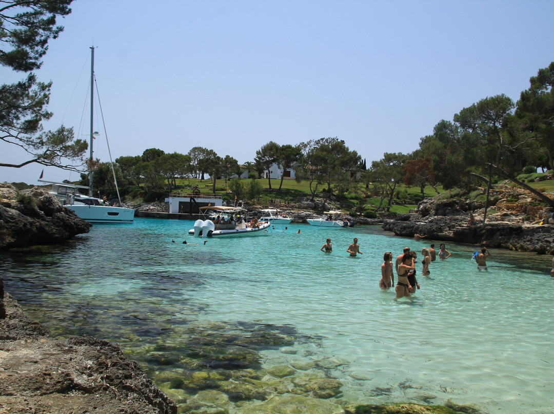Cala Mitjana-Arta必去景点