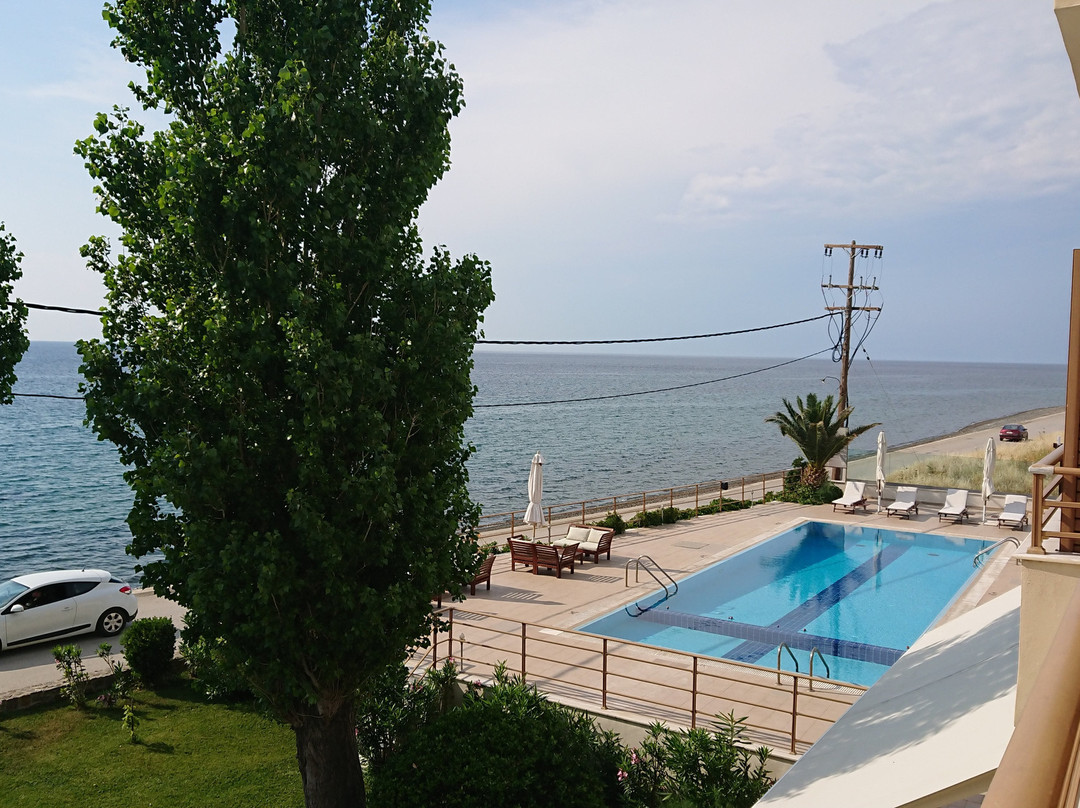 尼基海滩酒店主图